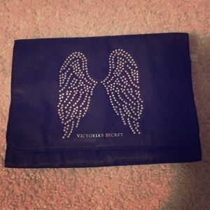 Super cute VS travel kit!